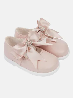 Height-Increasing Shoes